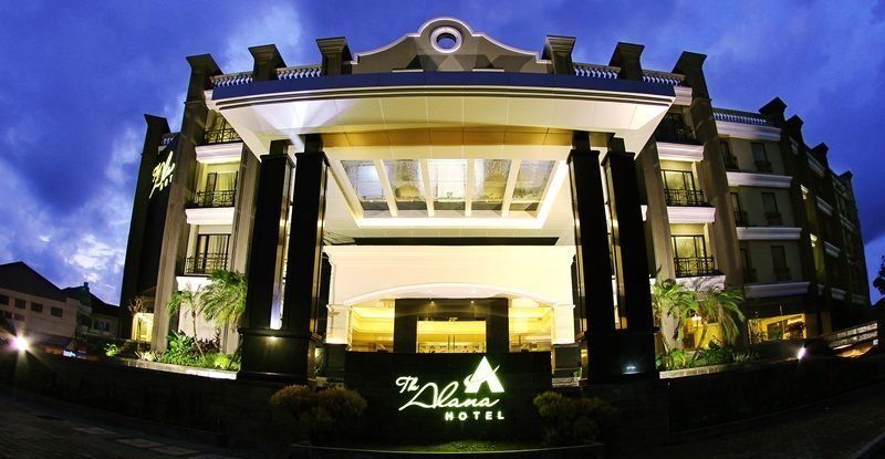 Ambacang Hotel Padang  Exterior photo